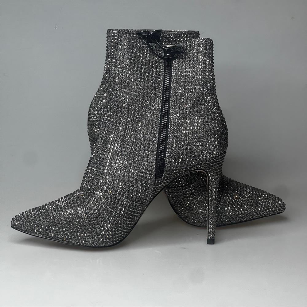 Make: Michael Kors Silver two ankle boots sizes 7 - Picture 2 of 8